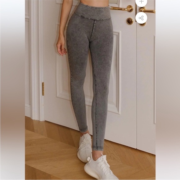 Gray High-Waisted Leggings